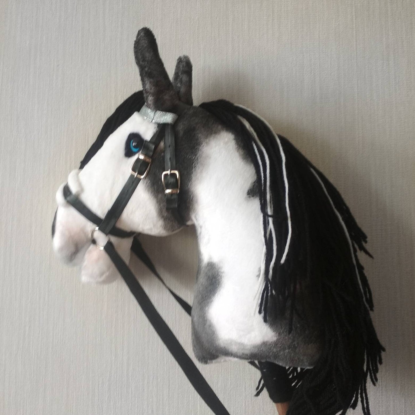 Realistic pinto hobby horse black and white for kids A3 | Hobbyhorse on stick