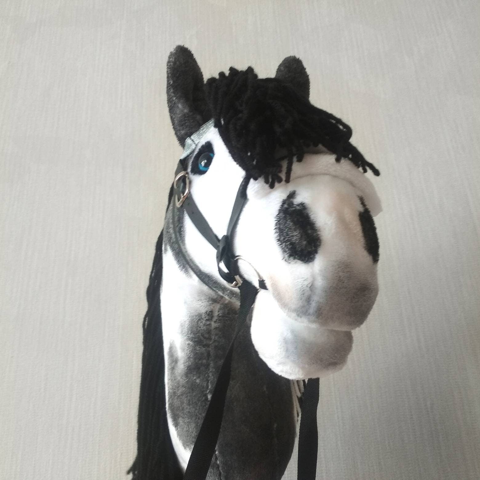 Realistic pinto hobby horse black and white for kids A3 | Hobbyhorse on stick