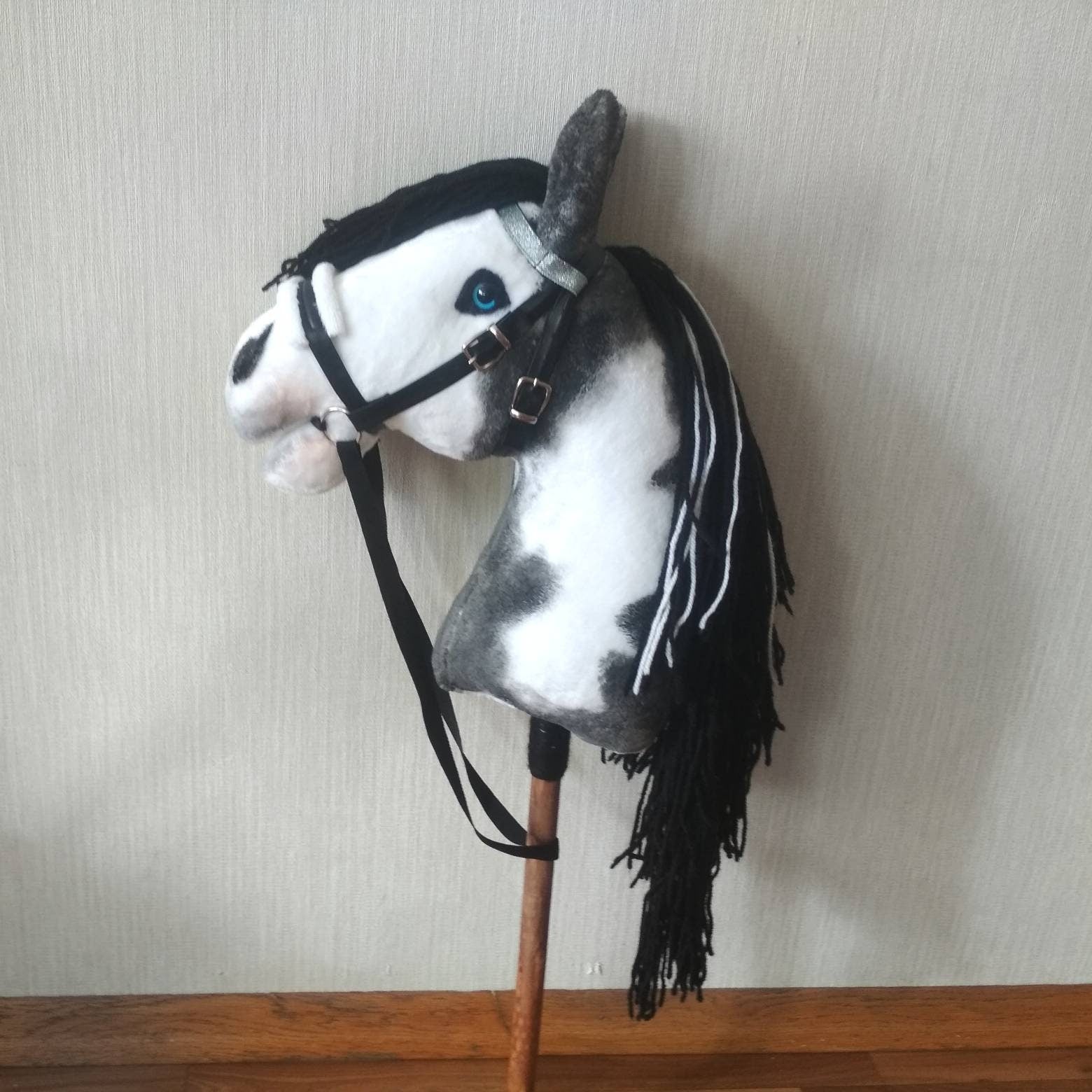 Realistic pinto hobby horse black and white for kids A3 | Hobbyhorse on stick