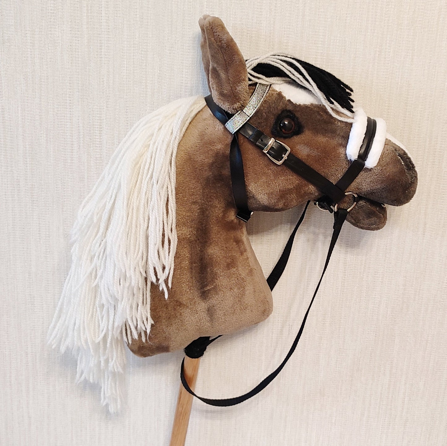 Bay hobby horse on stick A3 | Hobbyhorse toy brown